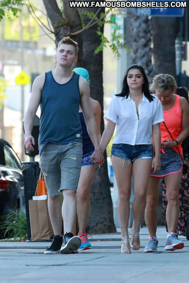 Ariel Winter Studio City Paparazzi Beautiful Celebrity Babe Posing