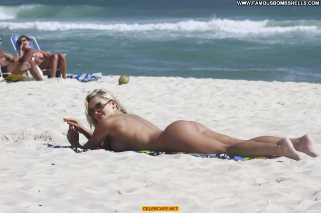 Nude thaiz schmitt Brazilian Playmate