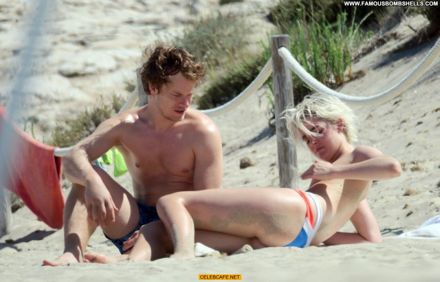 Teliz Alley Beach Celebrity Topless Posing Hot Girlfriend