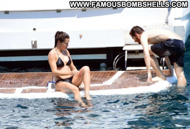 Bikini No Source Yacht Babe Posing Hot Paparazzi Black Beautiful