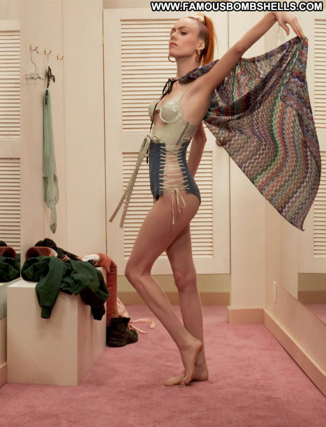 Anne De Paula Anna Nicole Model Bar Hat Beautiful Legs Bra Celebrity