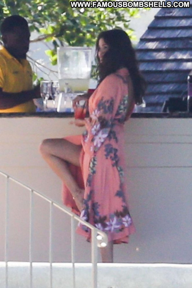 Selena Gome No Source Posing Hot Babe Paparazzi Jamaica Beautiful