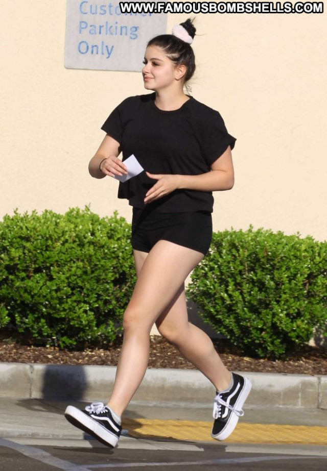 Ariel Winter Toluca Lake Babe Celebrity Winter Shorts Lake Paparazzi