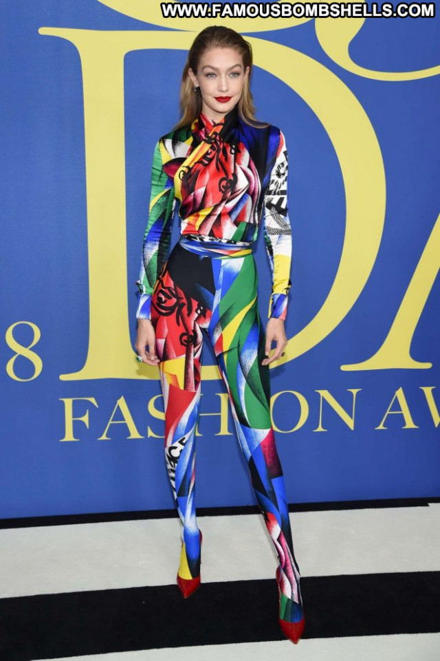 Gigi Hadid No Source  Celebrity Paparazzi Awards Babe Posing Hot