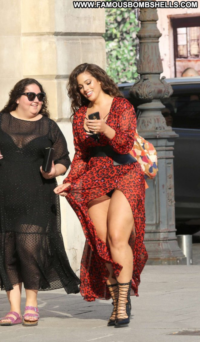 Ashley Graham No Source Beautiful Posing Hot Paparazzi Babe Celebrity