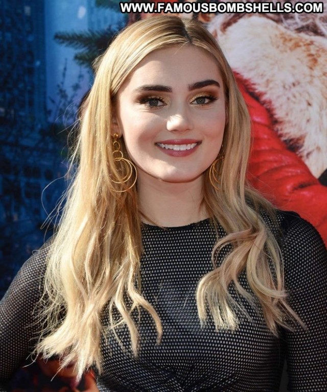 Meg Donnelly Los Angeles Christmas Los Angeles Posing Hot Beautiful