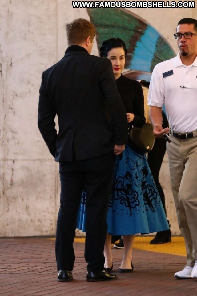 Dita Von Teese Beverly Hills Paparazzi Posing Hot Shopping Babe