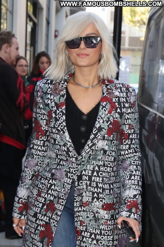 Bebe Rexha No Source Paparazzi London Posing Hot Babe Celebrity