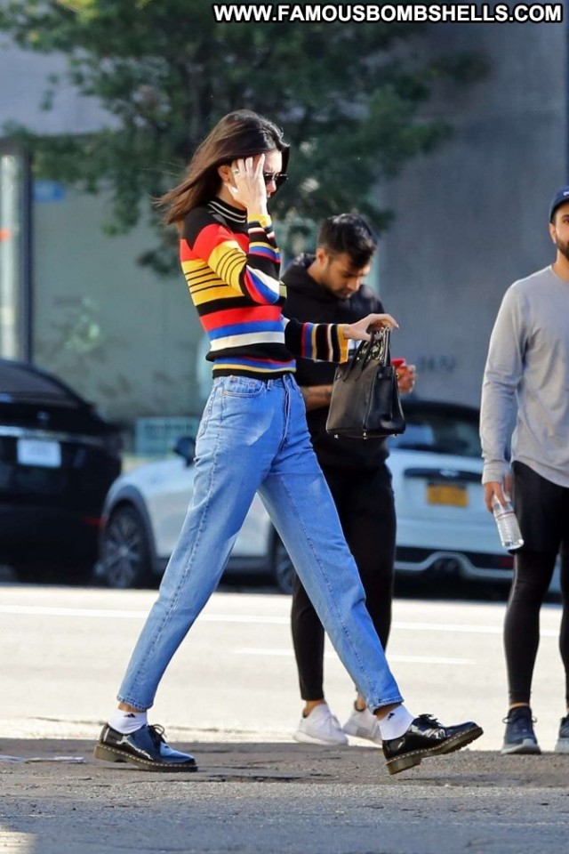 Kendall Jenner Los Angeles  Celebrity Babe Posing Hot Beautiful