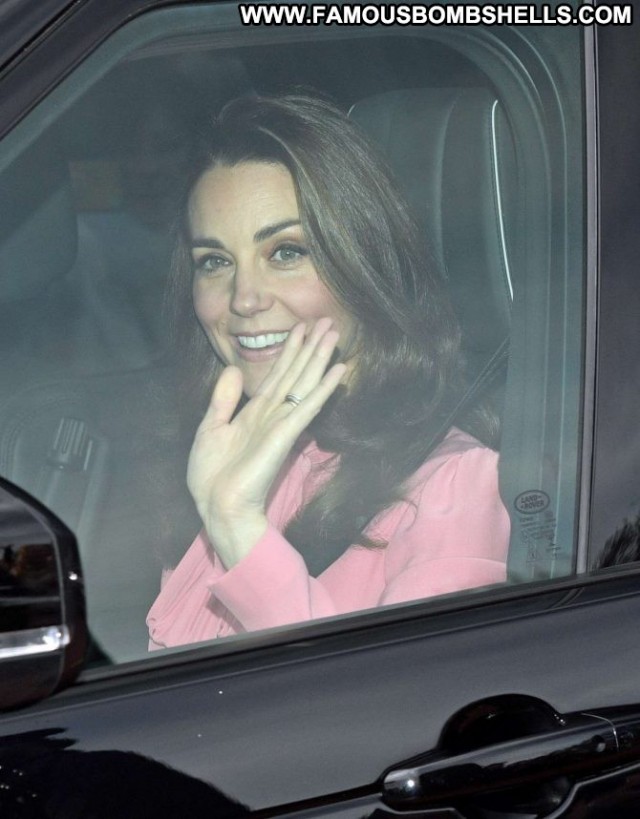 Kate Middleton No Source Paparazzi Celebrity Posing Hot Christmas