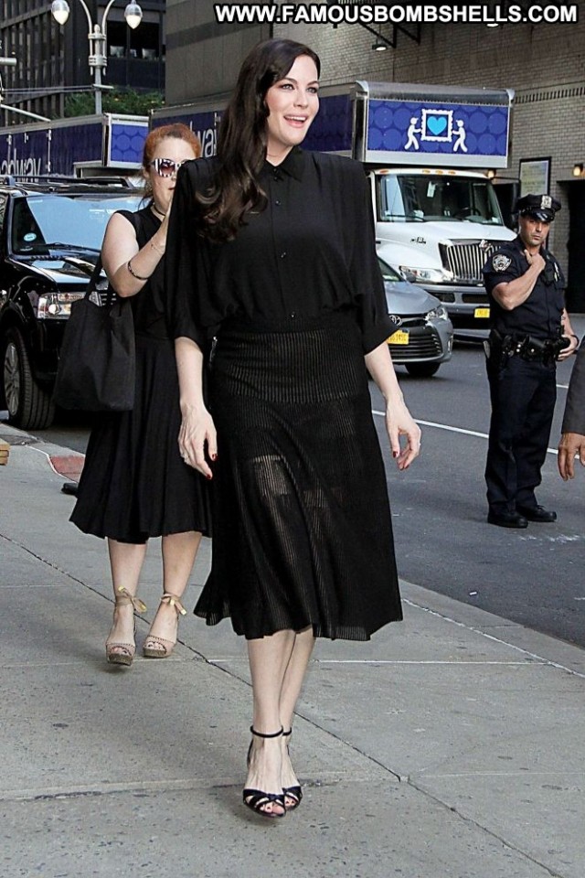 Liv Tyler The Late Show Paparazzi Nyc Beautiful Celebrity Posing Hot