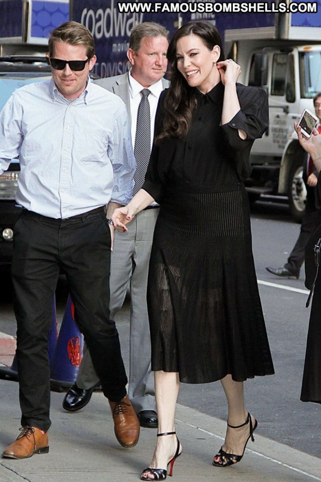 Liv Tyler The Late Show  Celebrity Babe Paparazzi Posing Hot Nyc