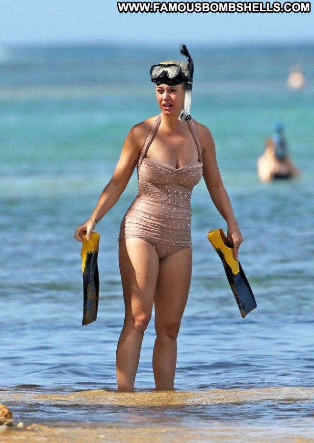 Katy Perry No Source Posing Hot Swimsuit Hawaii Babe Celebrity
