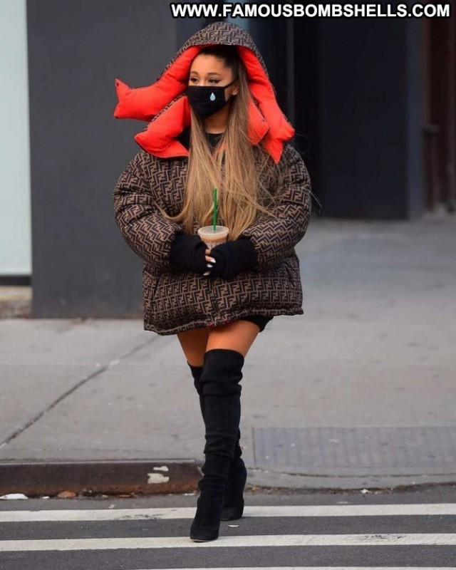 Ariana Grande New York Paparazzi Beautiful Babe Celebrity Posing Hot