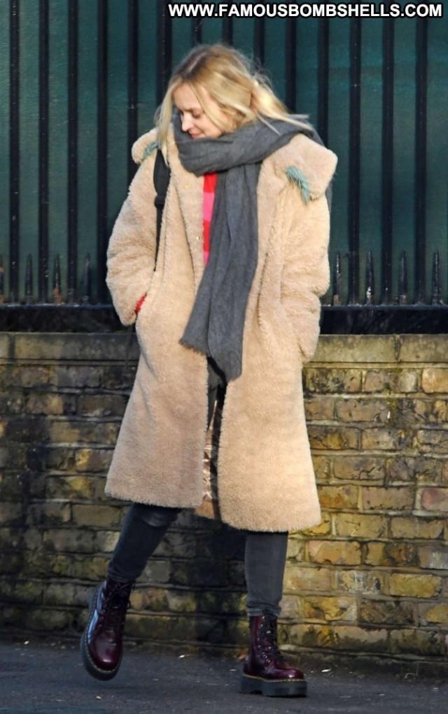 Fearne Cotton No Source Posing Hot Celebrity Paparazzi Babe Beautiful