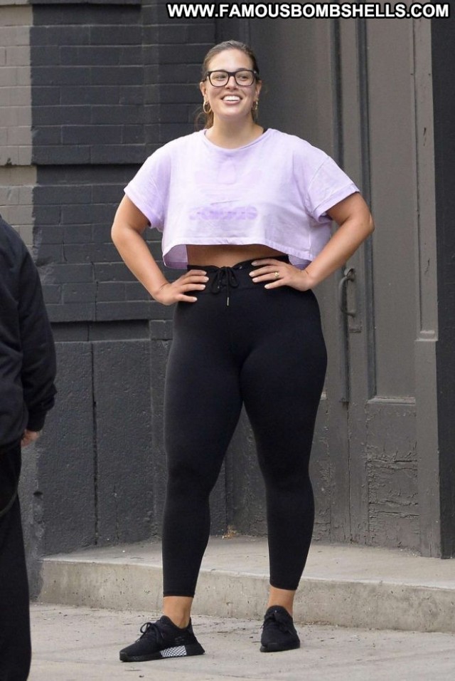 Ashley Graham No Source Beautiful Paparazzi Celebrity Babe Posing Hot