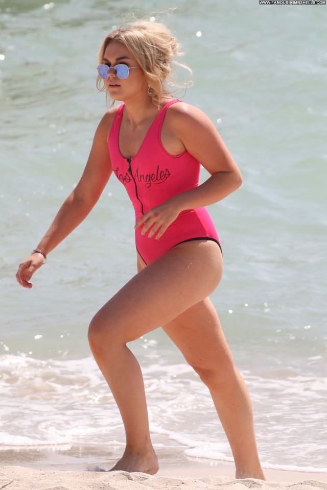 Tallia Storm Los Angeles Beautiful Beach Sexy Celebrity Swimsuit Babe