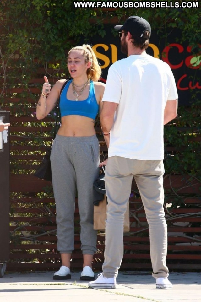 Sport Studio City Babe Celebrity Bra Sports Posing Hot Paparazzi