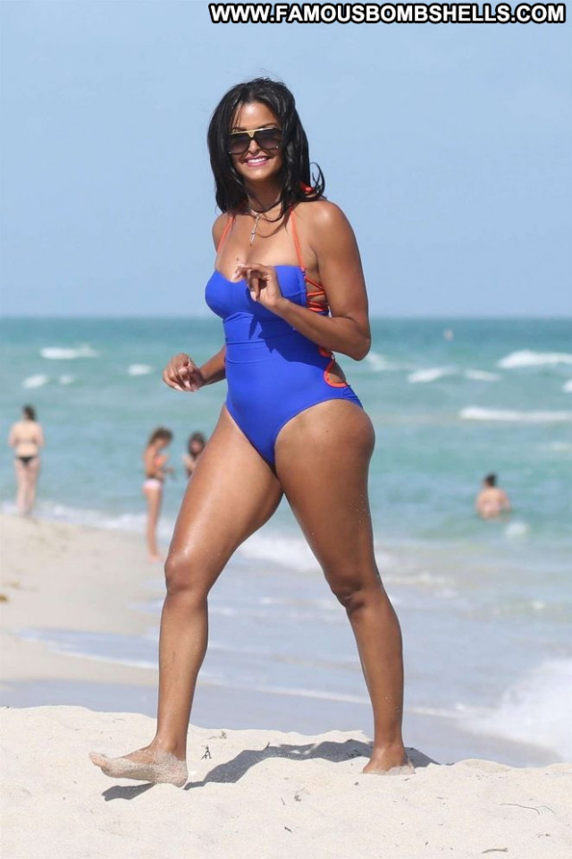 Claudia Jordan The Beach Beautiful Jordan Posing Hot Paparazzi Beach