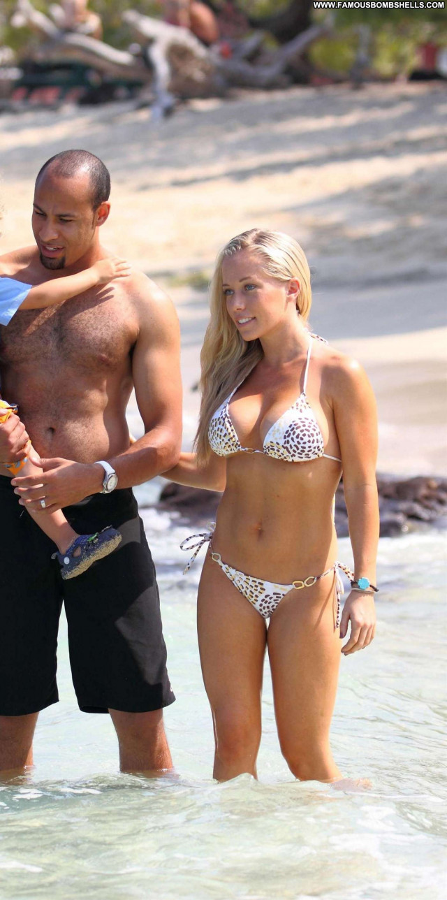 Kendra Wilkinson No Source Beautiful Celebrity Paparazzi Hawaii