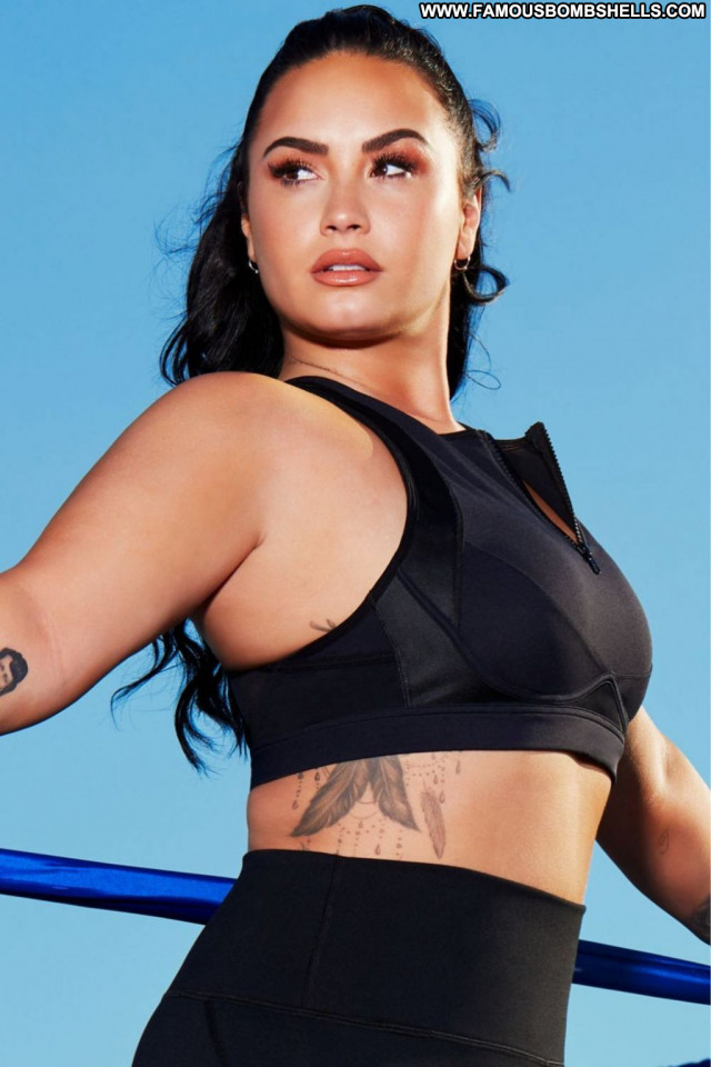 Demi Lovato No Source Sexy Babe Posing Hot Celebrity Beautiful