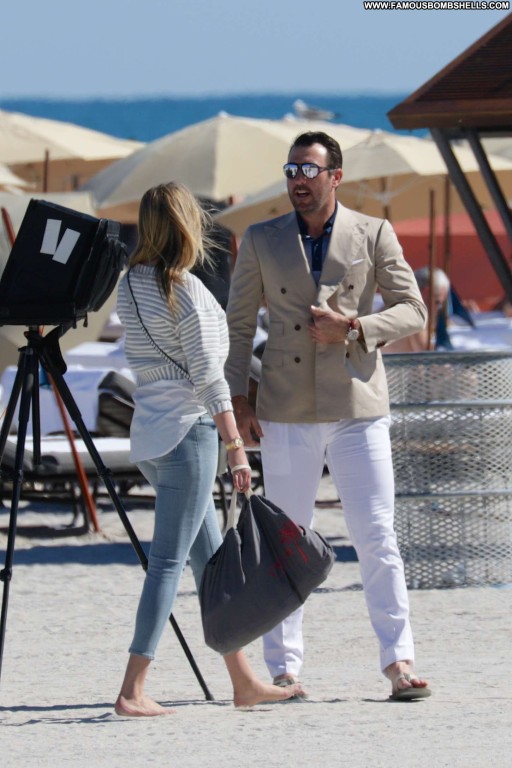 Kate Upton Posing Hot Beautiful Babe Paparazzi Straight Celebrity