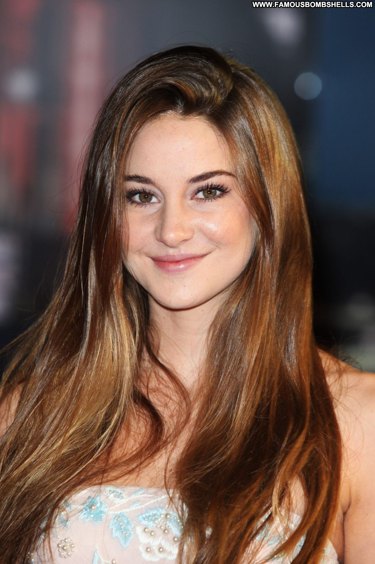 Woodley photos shailene sexy Shailene Woodley