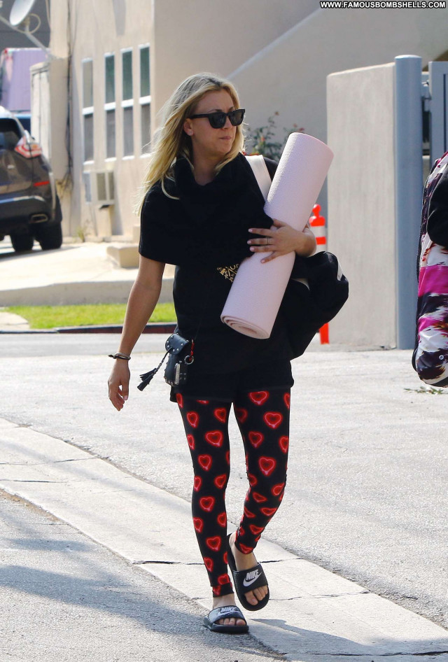 Kaley Cuoco Studio City  Paparazzi Posing Hot Beautiful Celebrity