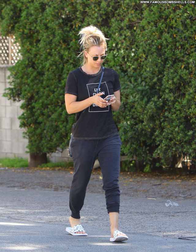 Kaley Cuoco Studio City Beautiful Paparazzi Posing Hot Babe Celebrity