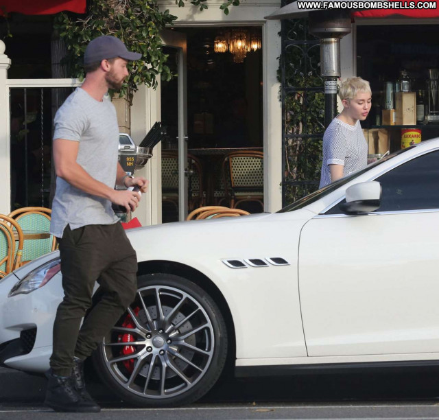 Miley Cyrus Los Angeles Restaurant Los Angeles Angel Babe Celebrity