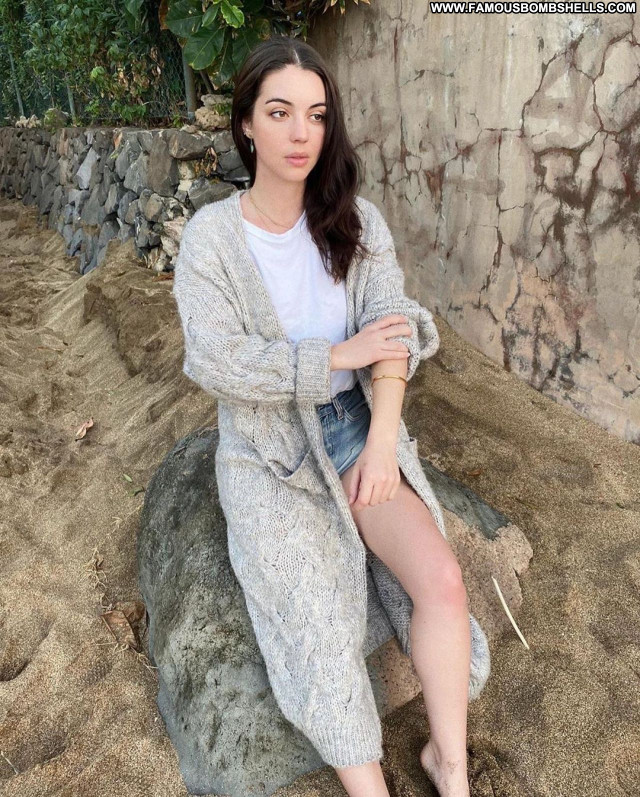 Adelaide Kane No Source Sexy Beautiful Celebrity Babe Posing Hot