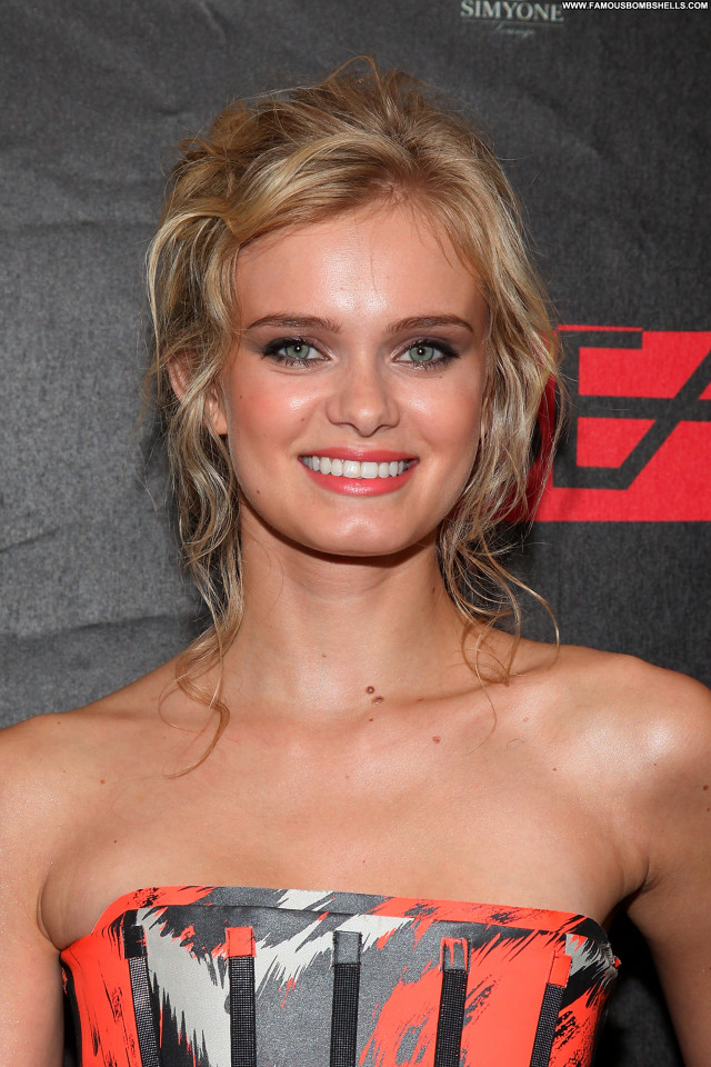 Sara Paxton The Red Carpet Red Carpet Actress Beautiful Babe Posing