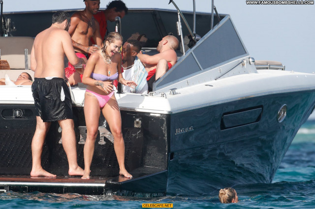 Rita Ora No Source Toples Babe Celebrity Posing Hot Beautiful Yacht