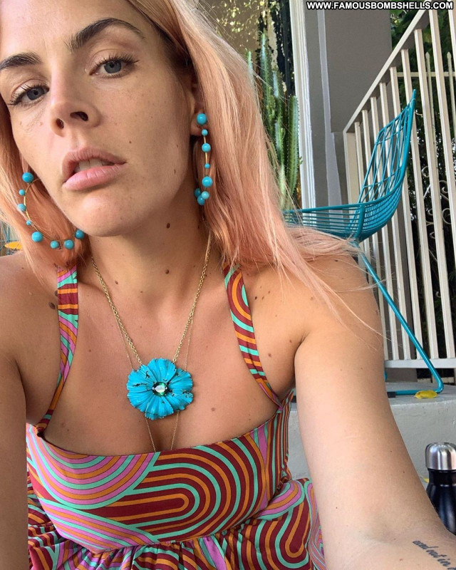 Busy Philipps No Source  Beautiful Sexy Babe Celebrity Posing Hot