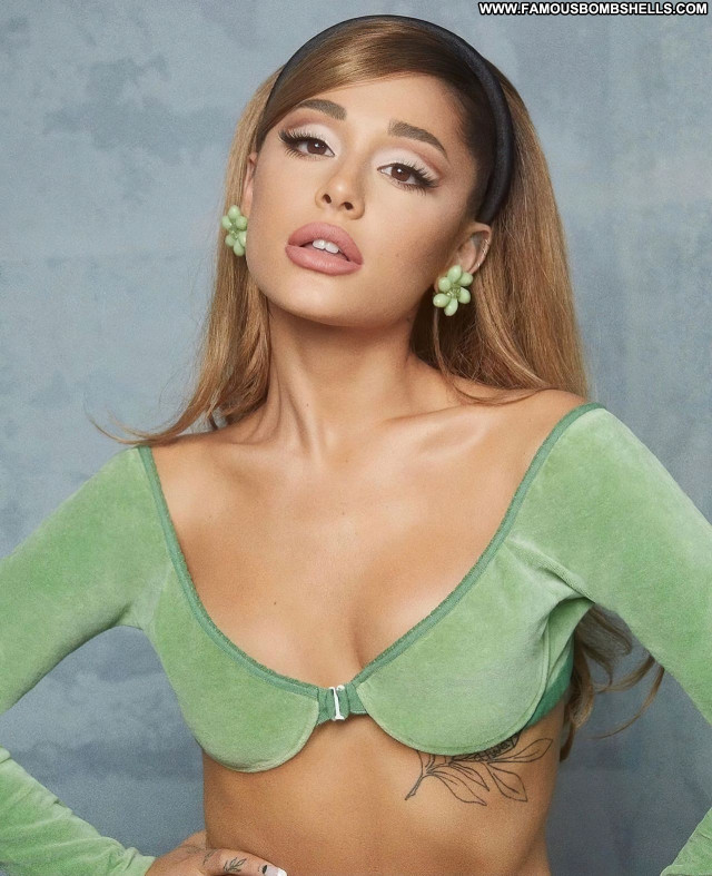 Ariana Grande No Source  Posing Hot Beautiful Celebrity Babe Sexy