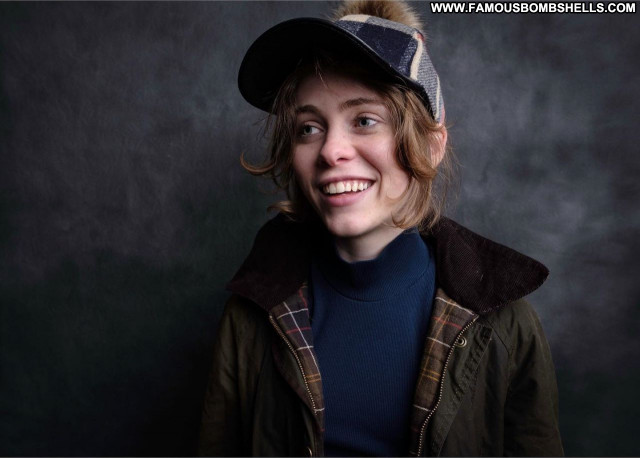 Sophia Lillis No Source Sexy Beautiful Celebrity Babe Posing Hot