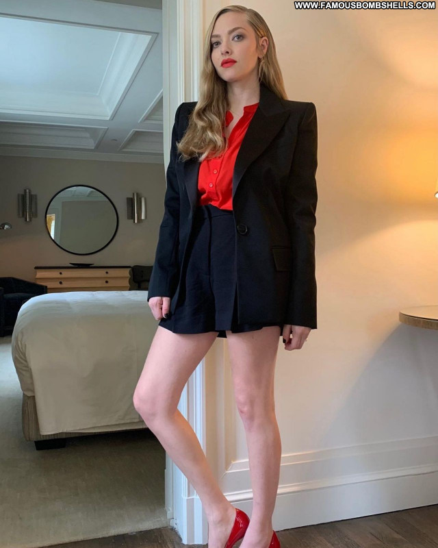 Amanda Seyfried No Source Posing Hot Sexy Celebrity Beautiful Babe