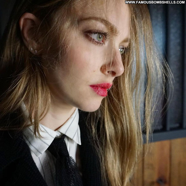 Amanda Seyfried No Source Babe Celebrity Beautiful Sexy Posing Hot