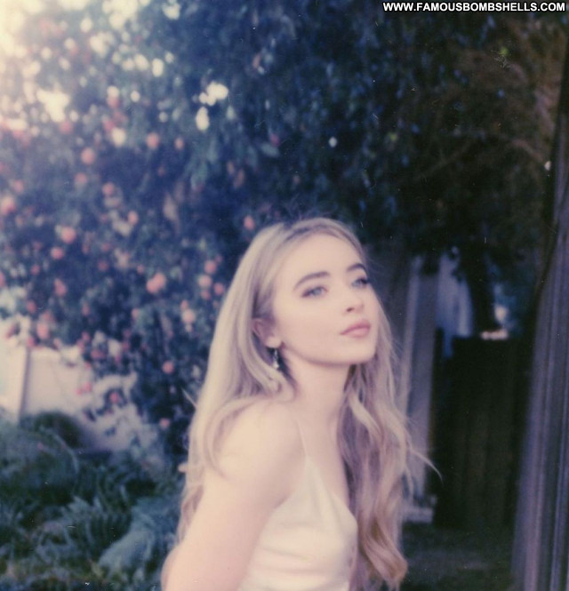 Sabrina Carpenter No Source  Babe Beautiful Celebrity Posing Hot Sexy